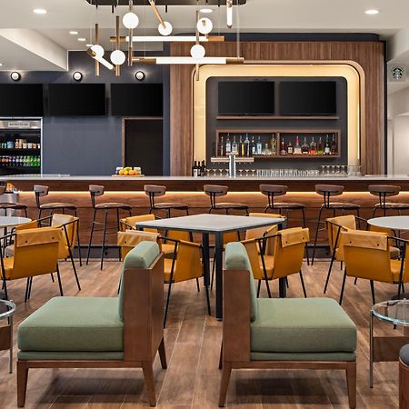 Courtyard By Marriott Бетендорф Екстериор снимка