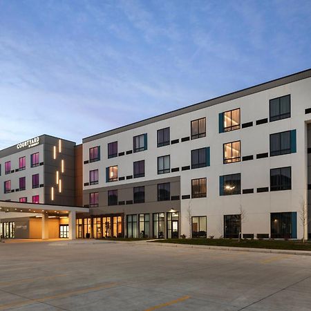 Courtyard By Marriott Бетендорф Екстериор снимка
