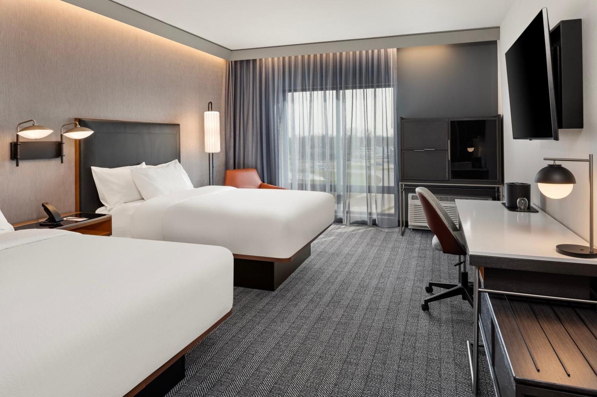 Courtyard By Marriott Бетендорф Екстериор снимка