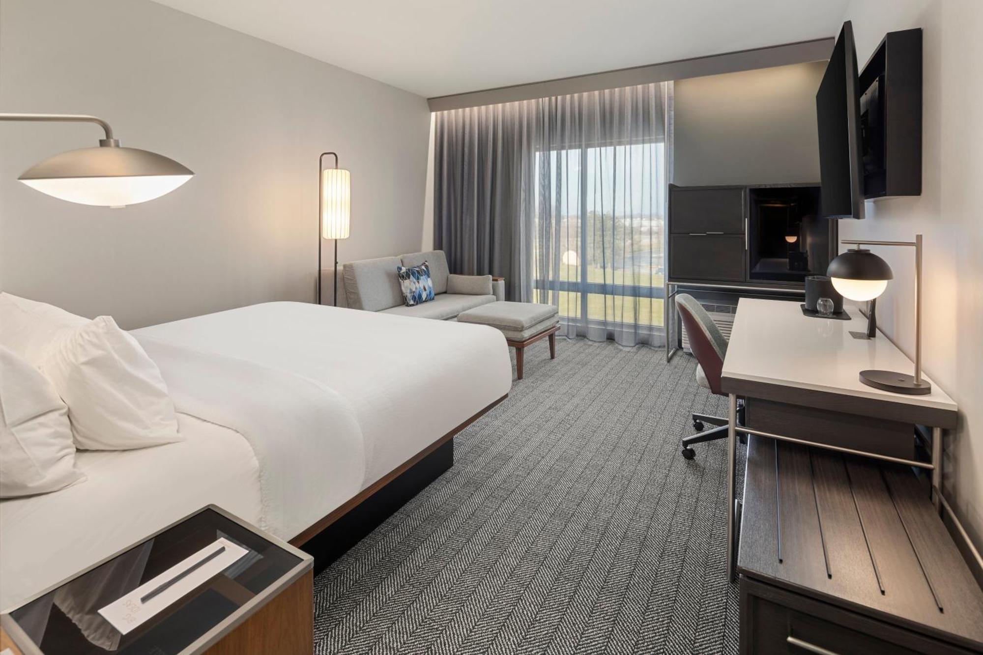 Courtyard By Marriott Бетендорф Екстериор снимка